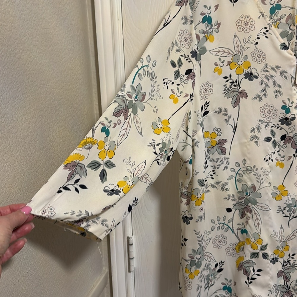 Maurice’s Women’s Floral Blouse Plus Size 1 Lightweight 3/4 Sleeve Spring Summer - Picture 3 of 8